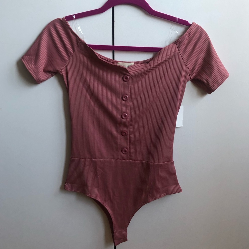 Short sleeve off the shoulder ribbed Bodysuit